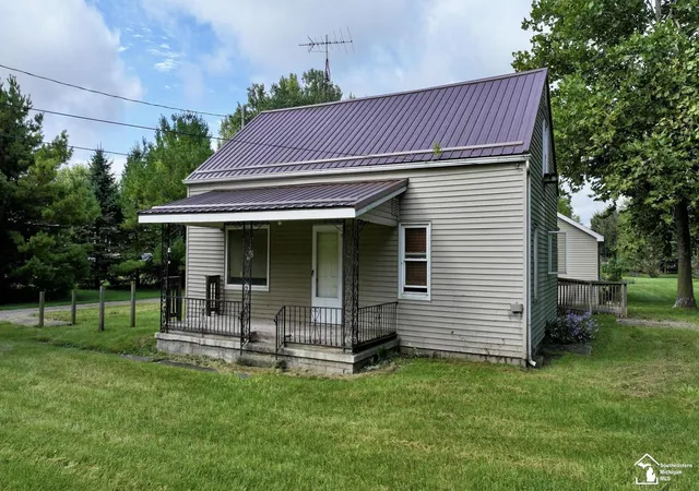 Photo 3 of Single family home for sale at 9457 Perry Ave, Erie, MI 48133 | MLS# 50221465 | Listing updated on 2026-09-17