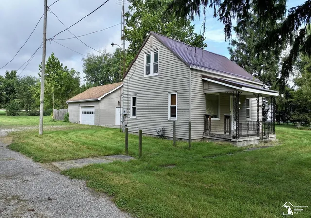 Photo 4 of Single family home for sale at 9457 Perry Ave, Erie, MI 48133 | MLS# 50221465 | Listing updated on 2026-09-17