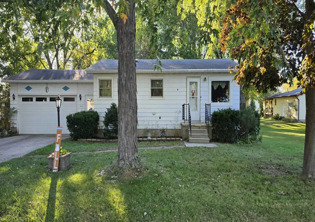 Photo 1 of Sale Pending at 5088 Oakhurst Ct, Bay City, MI 48706 | MLS# 50223347 | Listing updated on 2026-10-12