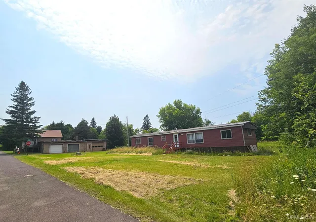 Photo 3 of Single family home for sale at 50151 Mine Rock Rd, Hancock, MI 49930 | MLS# 50224046 | Listing updated on 2026-10-15