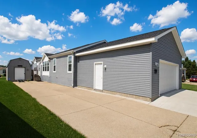 Photo 3 of Manufactured home for sale at 16192 Oxford Ct, Holly, MI 48442 | MLS# 61028848 | Listing updated on 2026-09-24