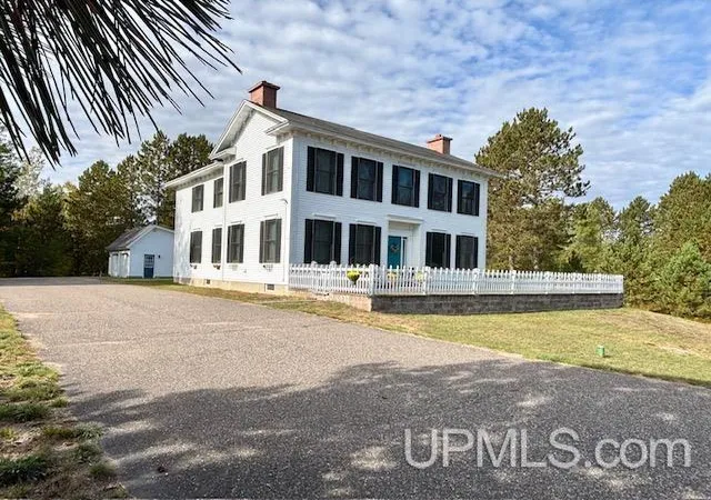 Photo 3 of Single family home for sale at 152 Brewer Dr, Marquette, MI 49855 | MLS# 50224516 | Listing updated on 2026-10-12