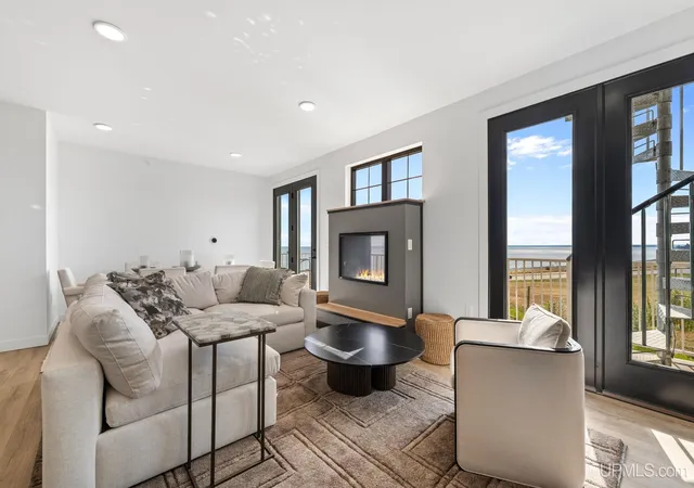 Photo 4 of Condo for sale at 2401 N Lakeshore Blvd, Marquette, MI 49855 | MLS# 50145784 | Listing updated on 2026-09-03