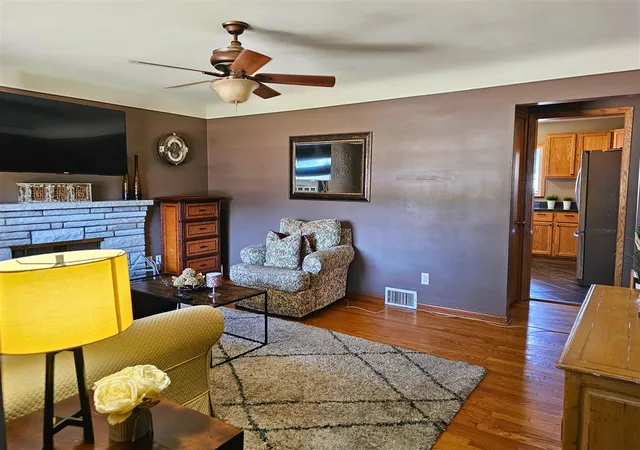 Photo 4 of Sale Pending at 22425 Louise St, Saint Clair Shores, MI 48081 | MLS# 70555402 | Listing updated on 2026-09-16