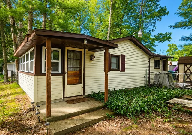Photo 2 of Single family home for sale at 5073 E Cranberry Lake Rd, Harrison, MI 48625 | MLS# 50220792 | Listing updated on 2026-09-10