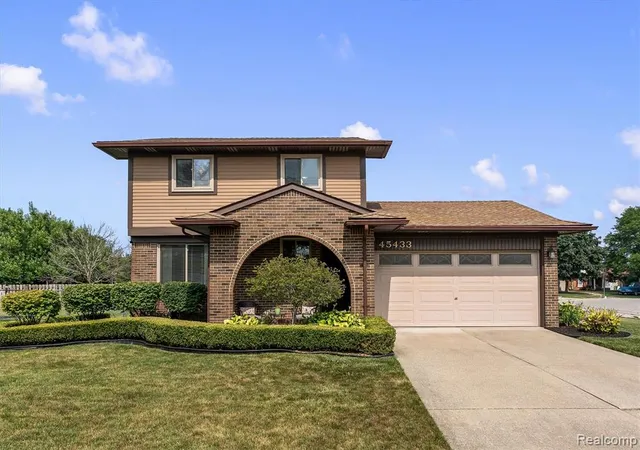 Photo 1 of Sale Pending at 45433 Plum Grv Dr, Macomb, MI 48044 | MLS# 61028074 | Listing updated on 2026-09-14