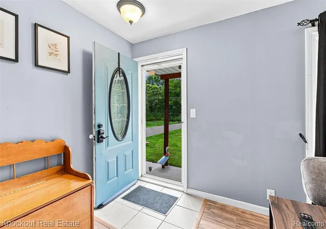 Photo 3 of Sale Pending at 1920 E Chippewa River Rd, Midland, MI 48640 8207 | MLS# 61025875 | Listing updated on 2026-09-25