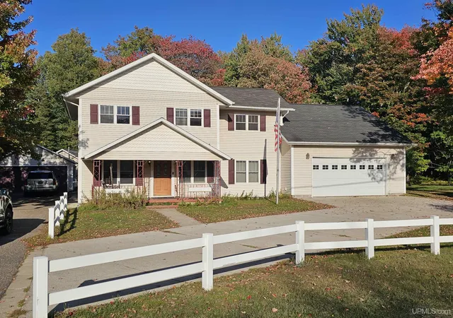 Photo 2 of Single family home for sale at 6425 Us 41 Hwy, Marquette, MI 49855 | MLS# 50223607 | Listing updated on 2026-10-01