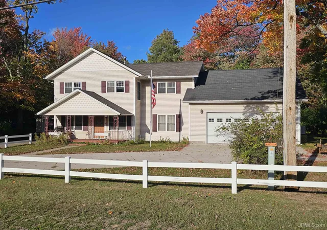 Photo 3 of Single family home for sale at 6425 Us 41 Hwy, Marquette, MI 49855 | MLS# 50223607 | Listing updated on 2026-10-01