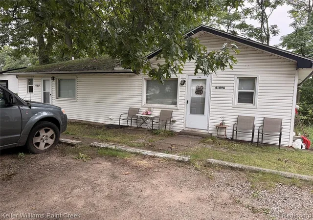 Photo 1 of Sale Pending at 4109 Parkway, Waterford, MI 48328 | MLS# 61031710 | Listing updated on 2026-10-06