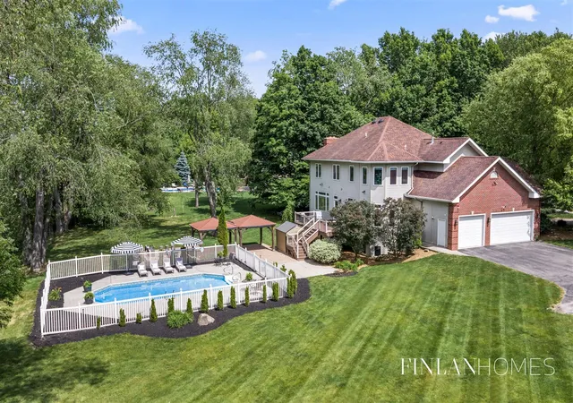 Photo 3 of Single family home for sale at 8210 Powderhorn Trl, Caledonia, MI 49316 | MLS# 70540104 | Listing updated on 2026-09-15