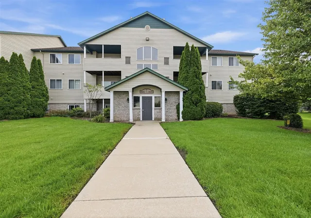 Condo for sale at 8675 S Jasonville Ct, Caledonia, MI 49316 | MLS# 70557788