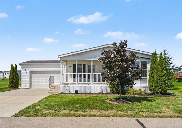 Photo 3 of Single family home for sale at 4144 Doxee Dr, Allendale, MI 49401 | MLS# 70555215 | Listing updated on 2026-09-12