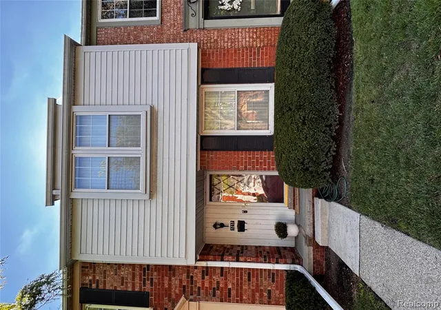 Photo 1 of Sale Pending at 1217 Woodbridge St #164, Saint Clair Shores, MI 48080 | MLS# 61028786 | Listing updated on 2026-09-30