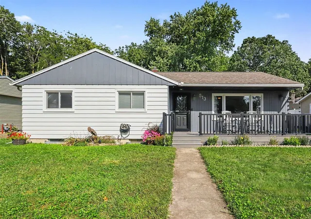 Photo 2 of Sale Pending at 513 N Douglas Ave, Three Rivers, MI 49093 | MLS# 70555148 | Listing updated on 2026-09-05