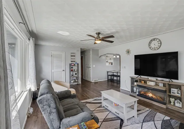 Photo 3 of Sale Pending at 513 N Douglas Ave, Three Rivers, MI 49093 | MLS# 70555148 | Listing updated on 2026-09-05