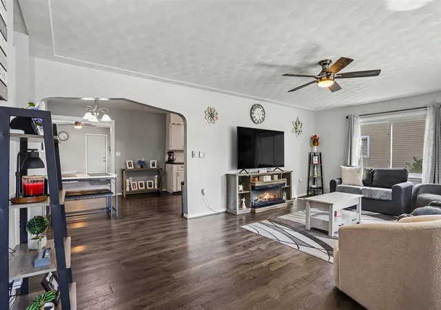 Photo 4 of Sale Pending at 513 N Douglas Ave, Three Rivers, MI 49093 | MLS# 70555148 | Listing updated on 2026-09-05