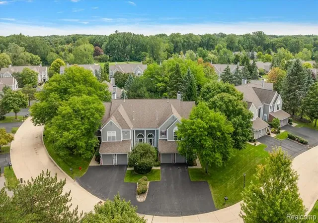 Listing Photo 5 - Condo for sale in building located at 1918 Eagle Pointe, Bloomfield Hills, MI 48304