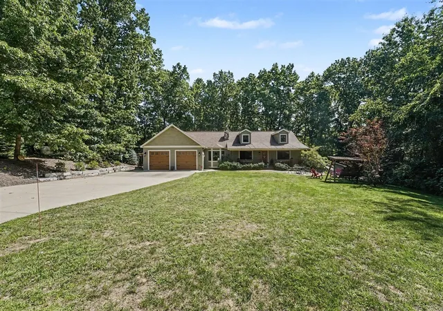 Photo 3 of Single family home for sale at 8319 Pine Is Dr, Comstock Park, MI 49321 | MLS# 70545396 | Listing updated on 2026-09-15