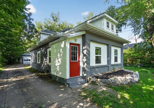Photo 2 of Single family home for sale at 3192 W Michigan Ave, Battle Creek, MI 49037 | MLS# 70555569 | Listing updated on 2026-09-08