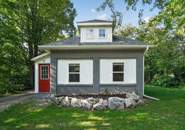 Photo 3 of Single family home for sale at 3192 W Michigan Ave, Battle Creek, MI 49037 | MLS# 70555569 | Listing updated on 2026-09-08