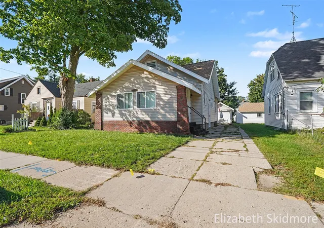 Photo 1 of Single family home for sale at 1037 Burton St, Grand Rapids, MI 49507 | MLS# 70560596 | Listing updated on 2026-10-19