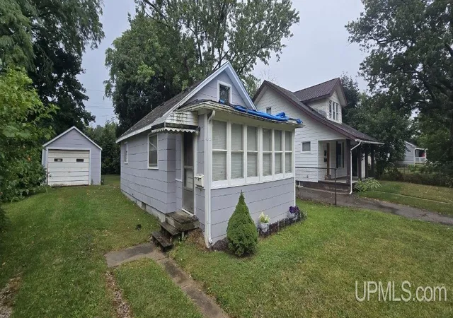 Photo 3 of Single family home for sale at 1065 Boston Ave, Waterford, MI 48328 | MLS# 50220450 | Listing updated on 2026-09-02