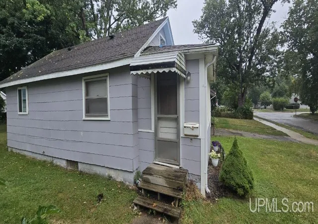 Photo 4 of Single family home for sale at 1065 Boston Ave, Waterford, MI 48328 | MLS# 50220450 | Listing updated on 2026-09-02