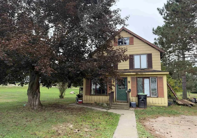 Photo 1 of Single family home for sale at 424 Diamond St, Iron River, MI 49935 | MLS# 50200830 | Listing updated on 2026-09-30