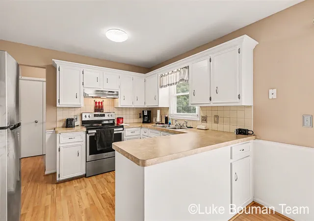 Photo 3 of Sale Pending at 2116 Tyler St, Jenison, MI 49428 | MLS# 70555022 | Listing updated on 2026-09-04