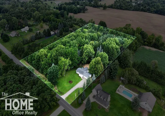 Photo 3 of Single family home for sale at 2711 E Hibbard Rd, Corunna, MI 48817 | MLS# 50219960 | Listing updated on 2026-09-29