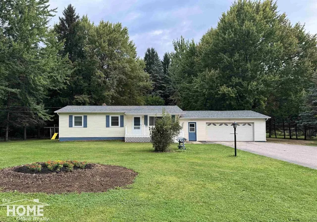 Photo 3 of Single family home for sale at 2711 E Hibbard Rd, Corunna, MI 48817 | MLS# 50219960 | Listing updated on 2026-09-29