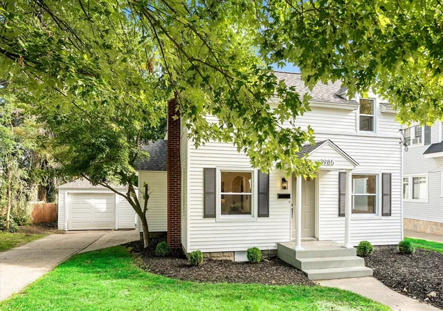 Photo 2 of Single family home for sale at 3985 Sw Prairie St, Grandville, MI 49418 | MLS# 70555294 | Listing updated on 2026-09-15