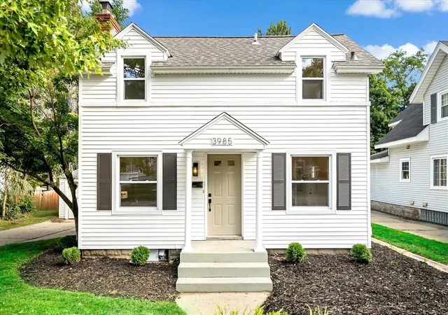 Photo 3 of Single family home for sale at 3985 Sw Prairie St, Grandville, MI 49418 | MLS# 70555294 | Listing updated on 2026-09-15