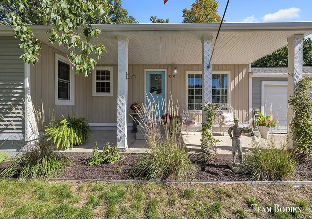 Photo 2 of Sale Pending at 4598 Meryton Ave, Comstock Park, MI 49321 | MLS# 70562996 | Listing updated on 2026-10-13