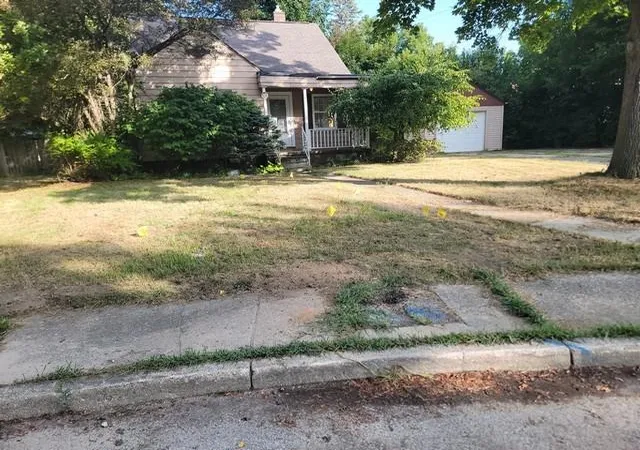 Photo 1 of Single family home for sale at 16 Southlawn Ct St, Saginaw, MI 48602 | MLS# 50220937 | Listing updated on 2026-09-12