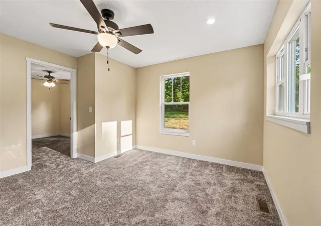 Photo 4 of Single family home for sale at 725 N Paw St, Lawrence, MI 49064 | MLS# 70556601 | Listing updated on 2026-09-16