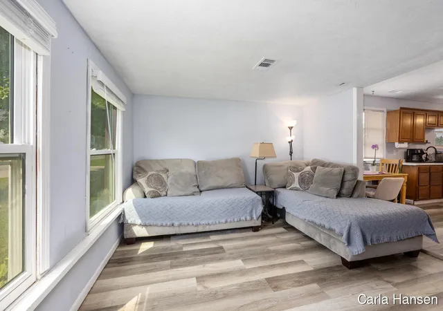 Photo 4 of Single family home for sale at 305 Crescent St, Watervliet, MI 49098 | MLS# 70553899 | Listing updated on 2026-09-24