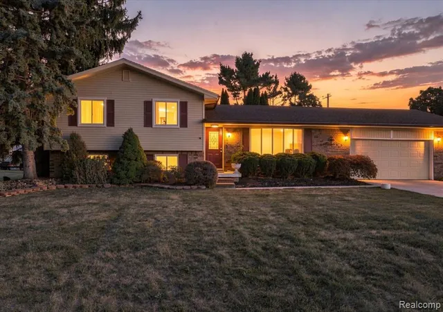 Photo 1 of Single family home for sale at 37582 Whitney Dr, Wayne, MI 48184 | MLS# 61026836 | Listing updated on 2026-10-18