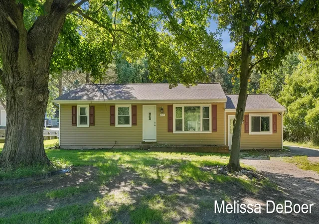 Photo 2 of Sale Pending at 2014 3 Mile Rd, Grand Rapids, MI 49505 | MLS# 70549926 | Listing updated on 2026-10-09