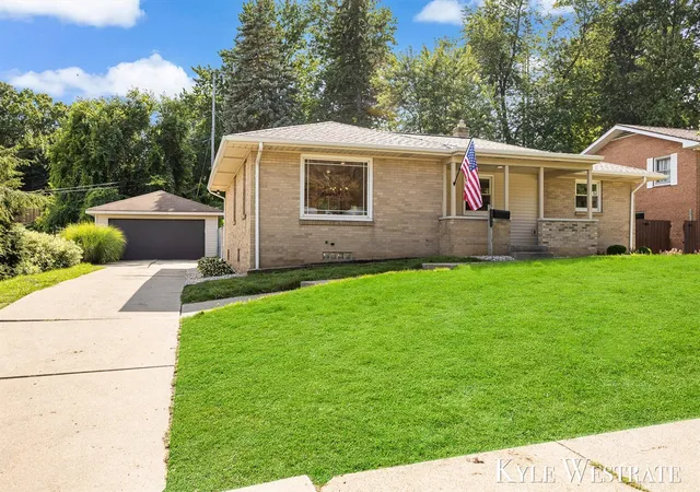 Photo 3 of Single family home for sale at 1752 Lake Michigan Dr, Grand Rapids, MI 49504 | MLS# 70553986 | Listing updated on 2026-09-02