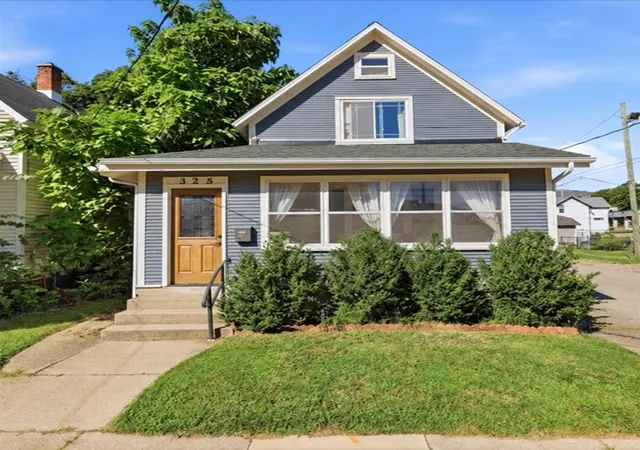 Photo 1 of Single family home for sale at 325 Grand Ave, Grand Rapids, MI 49503 | MLS# 70557311 | Listing updated on 2026-09-11