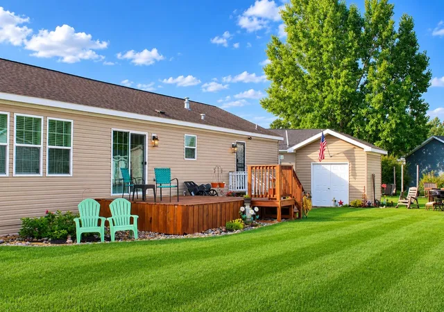 Photo 3 of Manufactured home for sale at 5191 Sheffield Dr, Holly, MI 48442 | MLS# 50220138 | Listing updated on 2026-09-09