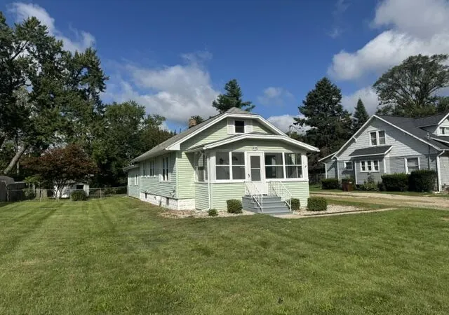 Photo 2 of Single family home for sale at 836 Concord Blvd, Jackson, MI 49202 | MLS# 70555150 | Listing updated on 2026-09-14