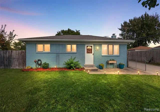 Photo 1 of Single family home for sale at 35038 Simon Dr, Clinton Township, MI 48035 | MLS# 61034548 | Listing updated on 2026-10-30