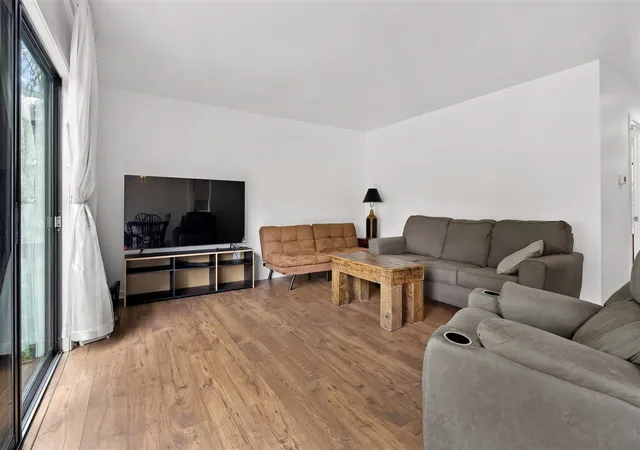 Photo 3 of Sale Pending at 150 Carberry Hl Ct #D, Kalamazoo, MI 49006 | MLS# 70554963 | Listing updated on 2026-09-09