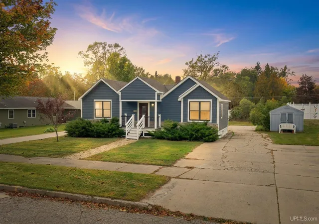 Photo 1 of Single family home for sale at 1210 S 16th Street, Escanaba, MI 49829 | MLS# 50224464 | Listing updated on 2026-10-12