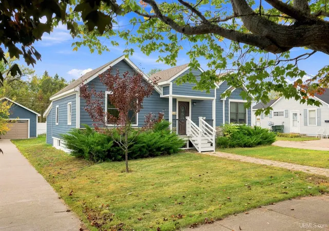 Photo 1 of Single family home for sale at 1210 S 16th Street, Escanaba, MI 49829 | MLS# 50224464 | Listing updated on 2026-10-12
