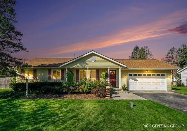 Photo 1 of Single family home for sale at 635 Forstrom Dr, Lowell, MI 49331 | MLS# 70563276 | Listing updated on 2026-10-26