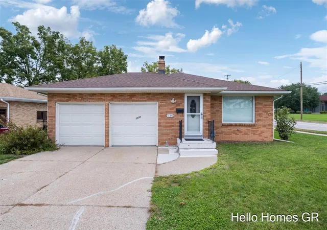 Photo 1 of Single family home for sale at 1135 Carrier Crk Blvd, Grand Rapids, MI 49503 | MLS# 70561900 | Listing updated on 2026-10-13